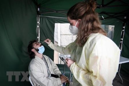 Biển thể phụ BA.5 có khả năng kháng vaccine ngừa Covid-19 gấp 4 lần