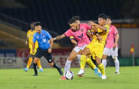 Cuộc đua V-League 2022: Bùng nổ khi bước vào "chặng nước rút"