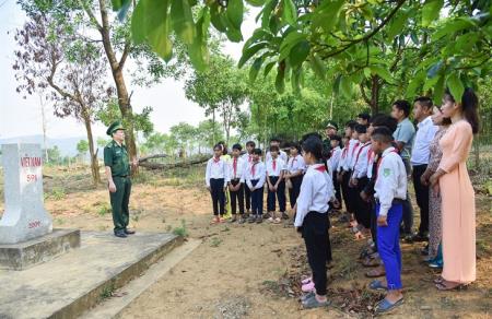 Biên cương giữa giảng đường