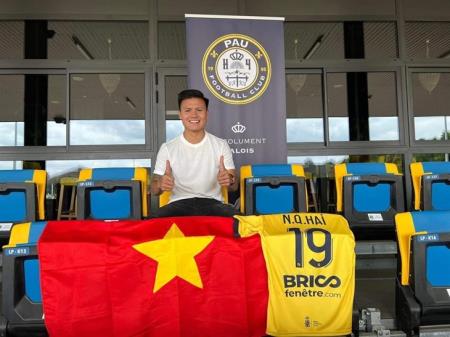 Quang Hải chính thức ra mắt trong màu áo Pau FC