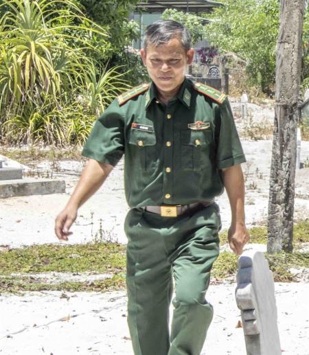 32 năm tìm nơi cha nằm xuống