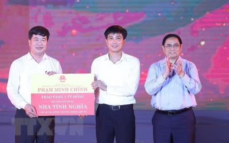 Thủ tướng dự Chương trình nghệ thuật “Bản hùng ca bất diệt”