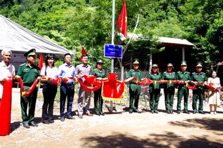 Khánh thành, bàn giao công trình Ánh sáng vùng biên tại xã Trường Sơn