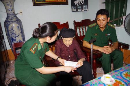 Nhiều hoạt động thiết thực tri ân các anh hùng, liệt sĩ, người có công với cách mạng