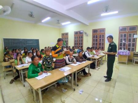 Hạnh phúc theo con chữ lên non cao