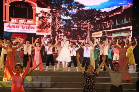 Chương trình nghệ thuật "Thành phố Hồ Chí Minh-Rực rỡ tên vàng"