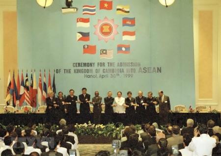 Kỷ niệm 27 năm Việt Nam gia nhập ASEAN: Nâng tầm vóc đất nước với ASEAN