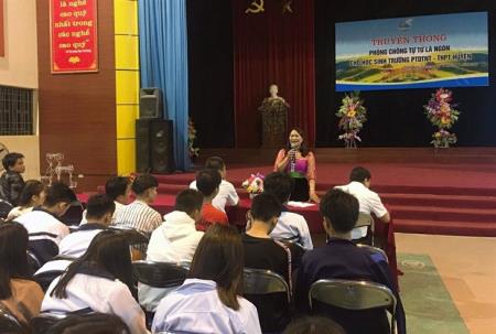 Ngăn ngừa vấn nạn tự tử bằng lá ngón