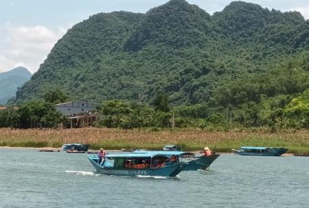 Du lịch “cảm hóa” lâm tặc