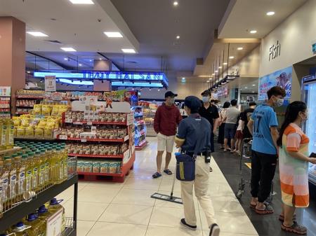 Thủ tướng Chính phủ yêu cầu thực hiện giải pháp đảm bảo cân đối cung cầu trong nước, ổn định giá cả