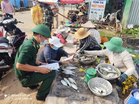 Người sĩ quan Biên phòng luôn đặt tính mạng của nhân dân lên trên hết