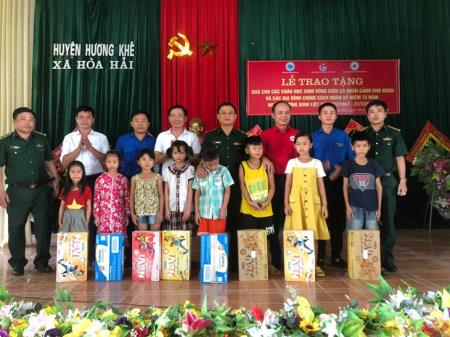 Chung tay chăm lo cho học sinh nghèo nơi biên giới