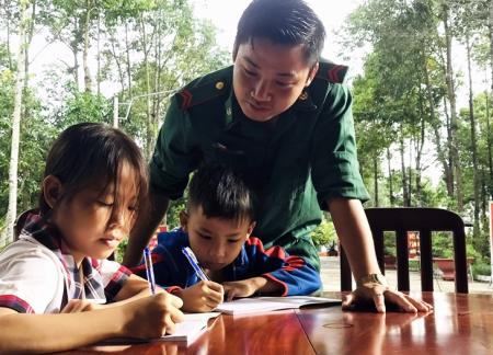 Nuôi dưỡng ước mơ cho trẻ em nghèo ở "xóm Việt kiều"
