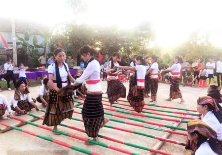 Tết Độc lập - Tết ơn Đảng, nhớ Bác của đồng bào Thái