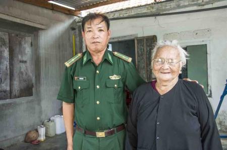 Mẹ của những người lính bên dòng Đà Nông