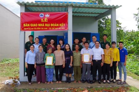 Tiền Giang: Bàn giao nhà Đại đoàn kết cho gia đình khó khăn về nhà ở