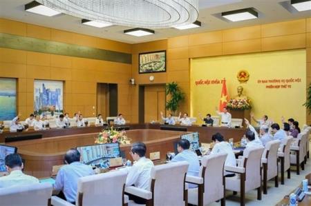 Ủy ban Thường vụ Quốc hội: Cả nước giảm 8 đơn vị hành chính cấp huyện