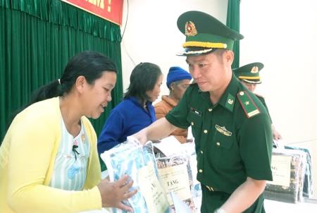 Những tấm lòng hướng về phụ nữ nghèo nơi biên giới