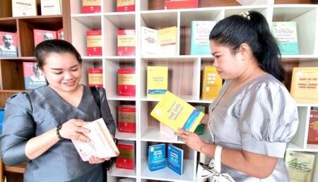 Dấu ấn Việt Nam - Lào qua từng trang sách