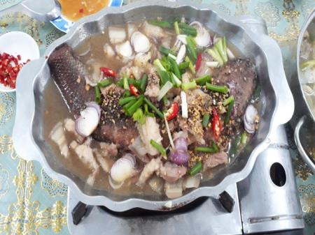 Đậm đà mắm cá Vĩnh Thuận