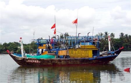 Vùng biển phía Đông Bắc và giữa Biển Đông có gió mạnh tới cấp 11