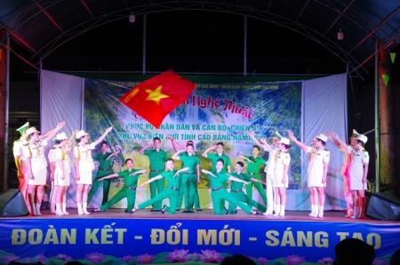 Biểu diễn nghệ thuật gắn với tuyên truyền pháp luật trên tuyến biên giới tỉnh Cao Bằng