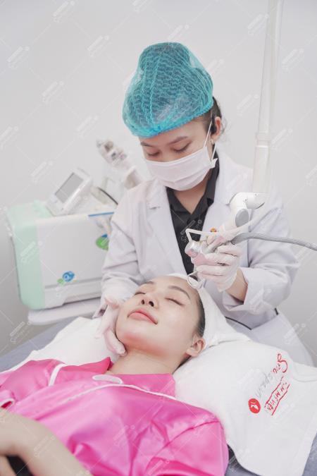 Review phương pháp xóa xăm lông mày bằng laser tại SeoulSpa.Vn