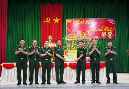 Thiếu tướng Lê Văn Phúc kiểm tra công tác sẵn sàng chiến đấu, chúc Tết BĐBP Bình Thuận