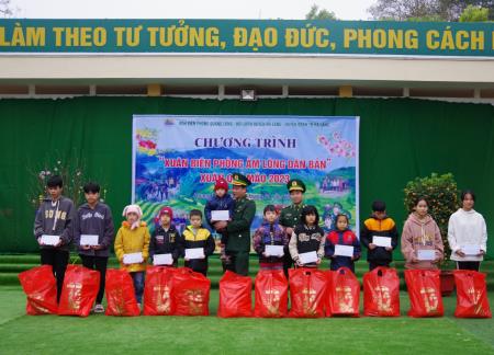 Xuân Biên phòng đong đầy yêu thương