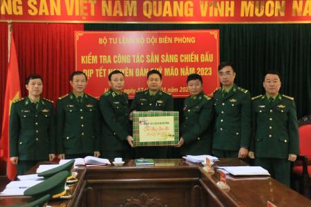 Đón Tết vui tươi, lành mạnh, sẵn sàng chiến đấu cao