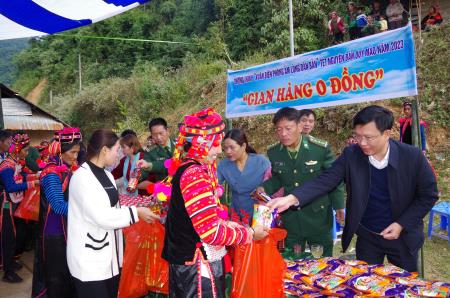 Quân dân vui Xuân biên cương