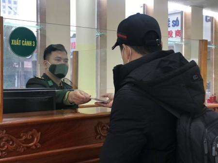 Việt Nam tăng cường giám sát dịch Covid-19 tại các cửa khẩu