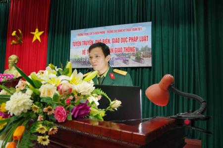 Tuyên truyền, phổ biến, giáo dục pháp luật về trật tự an toàn giao thông