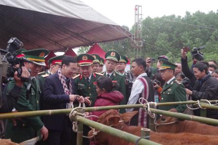 Ấm áp mùa Xuân Biên phòng