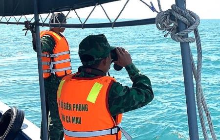 Cà Mau: Cứu vớt kịp thời một thuyền viên nhảy xuống biển
