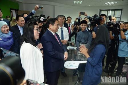 Thủ tướng Phạm Minh Chính thăm Đại học Quốc gia Brunei