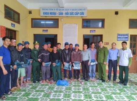 Cháy tàu cá trên biển, 10 thuyền viên may mắn thoát nạn