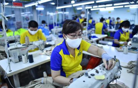 Doanh nghiệp các tỉnh phía Nam tăng tốc sản xuất ngay từ đầu năm