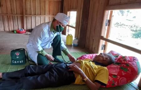 “Bệnh viện” của đồng bào Pa Cô ở vùng biên A Vao