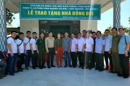 Trao tặng “Nhà đồng đội” cho cựu quân nhân có hoàn cảnh khó khăn