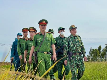 Kiểm soát chặt chẽ biên giới, đảm bảo cuộc sống bình yên cho nhân dân