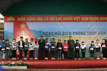Dạt dào tình yêu biên cương trong Ngày hội Biên phòng toàn dân