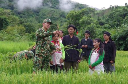 Tìm giải pháp phát triển kinh tế - xã hội đồng bào Mảng