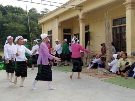 Bảo tồn nghề đan võng gai của người Thổ