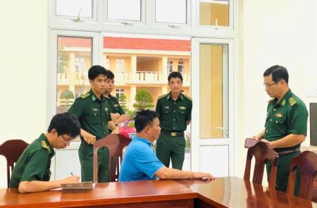 Tiếp nhận 11 thuyền viên tàu Xuyên Á 126 bị nạn trên biển