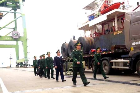 Giữ vững an ninh, an toàn ở khu vực cửa khẩu cảng biển