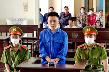 Lãnh án 20 năm tù vì vận chuyển ma túy cho chị ruột