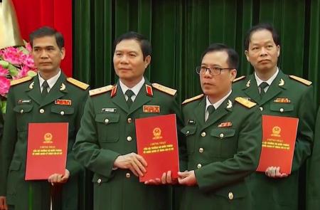 Bổ sung nguồn nhân lực xây dựng Quân đội chính quy, hiện đại