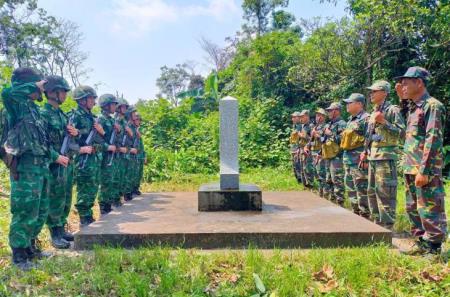 Tuần tra song phương tuyến biên giới Việt Nam-Lào