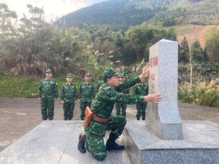 Tuần tra liên hợp chấp pháp trên biên giới Lai Châu